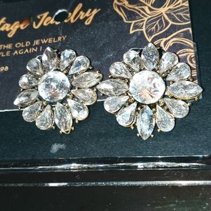 Stunning Vtg. Flower Rhinestone Clip Earrings